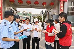 记者：安切洛蒂现场观战卡斯蒂亚比赛，考察年轻球员